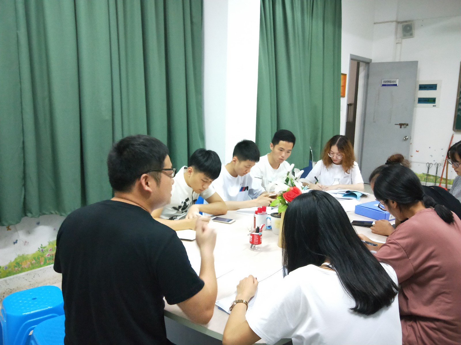 1528383075106761.jpg 1528383075106761.jpg