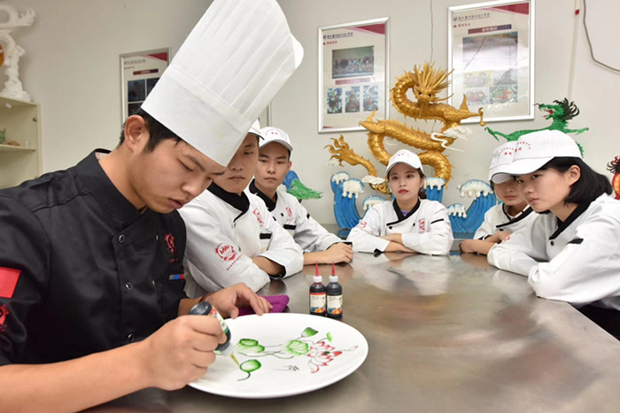 1540970345916749.jpg 1烹饪培训_副本.jpg